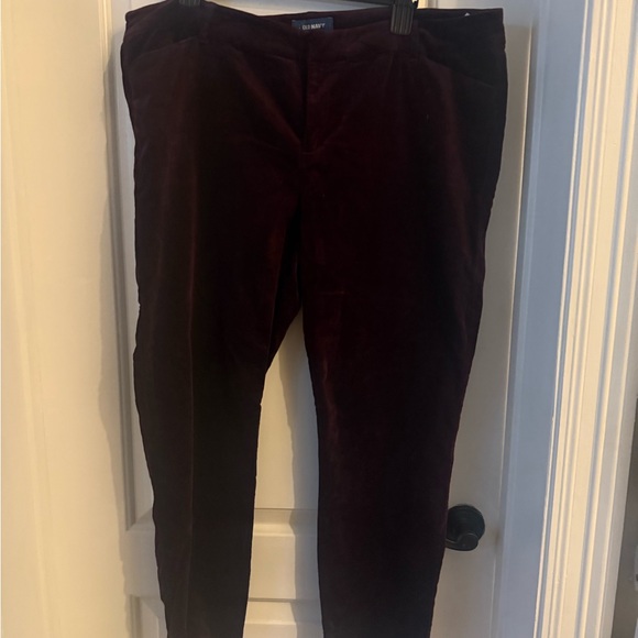 Old Navy Women’s Rich Burgundy Velvet Pixie Pants size 16 - Picture 2 of 5